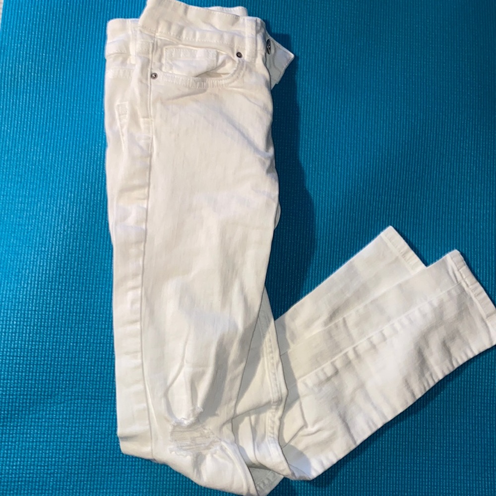 White jeans ripped barely worn very good condition